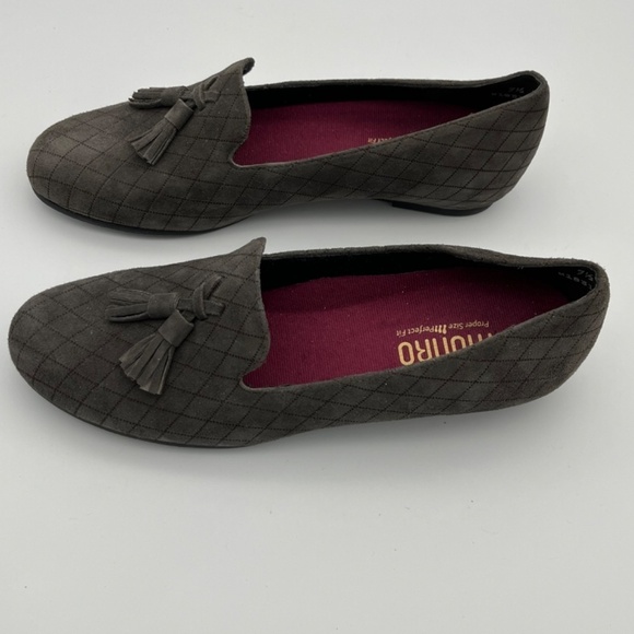 Munro Tallie Slip On Suede Gray Quilted Pattern Flat; Size 7.5N - Picture 5 of 11